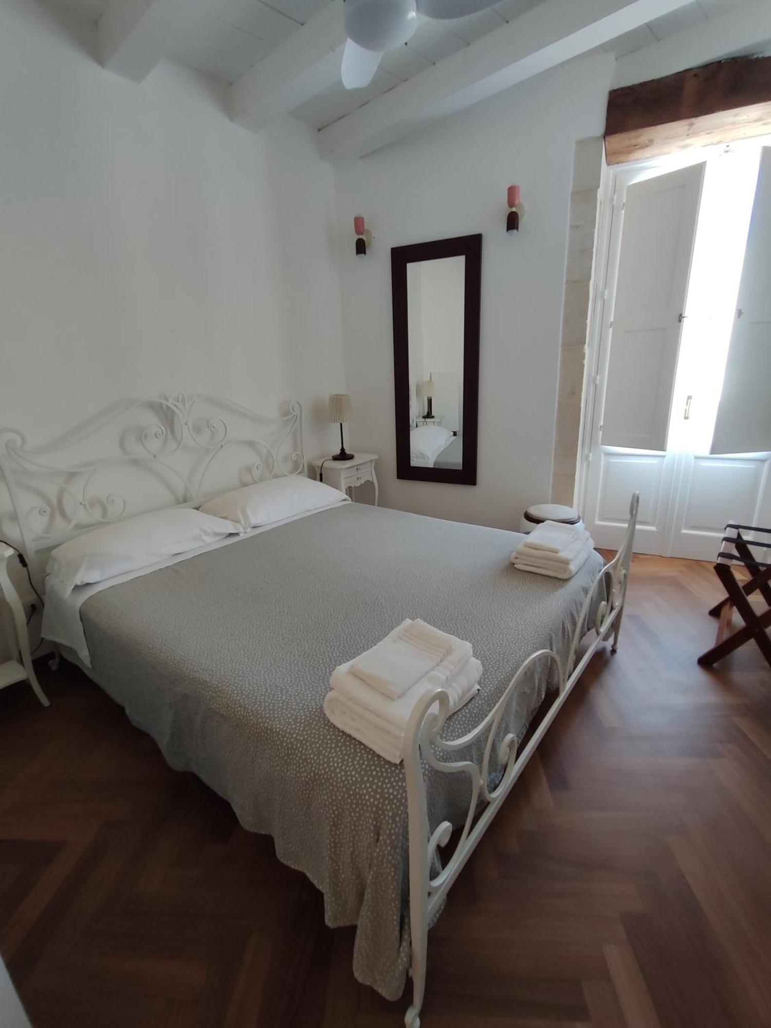 La Via Della Giudecca Panzió Szirakúza Kültér fotó