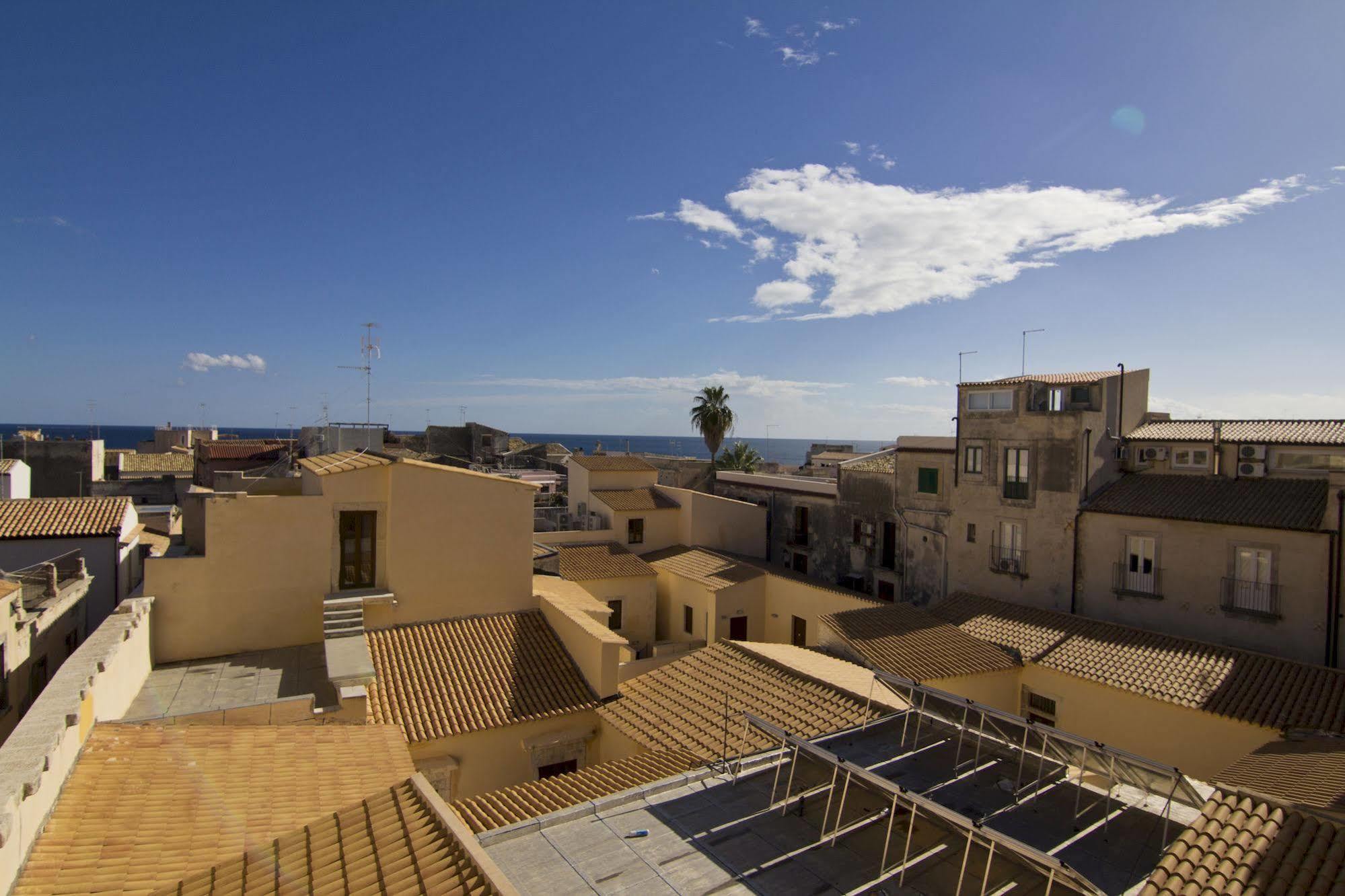 La Via Della Giudecca Panzió Szirakúza Kültér fotó